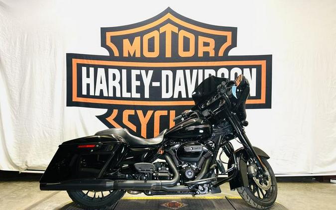 2018 Harley-Davidson® FLHXS - Street Glide® Special