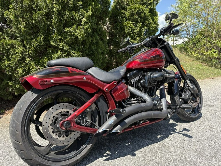 2017 Harley-Davidson Softail® CVO™ Pro Street Breakout®
