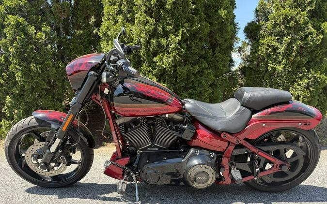 2017 Harley-Davidson Softail® CVO™ Pro Street Breakout®