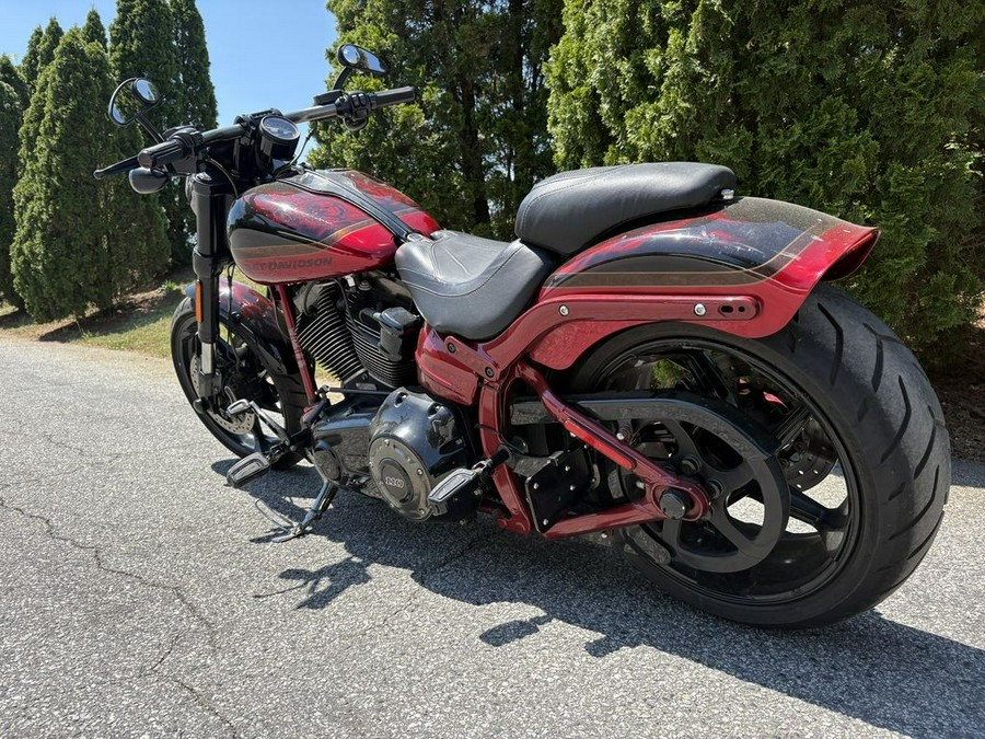 2017 Harley-Davidson Softail® CVO™ Pro Street Breakout®