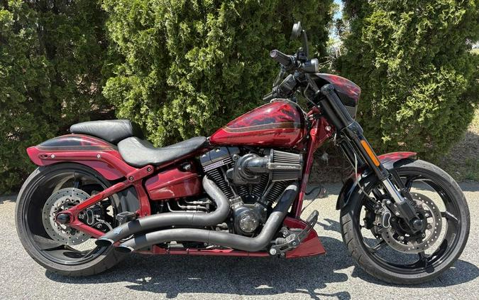2017 Harley-Davidson Softail® CVO™ Pro Street Breakout®