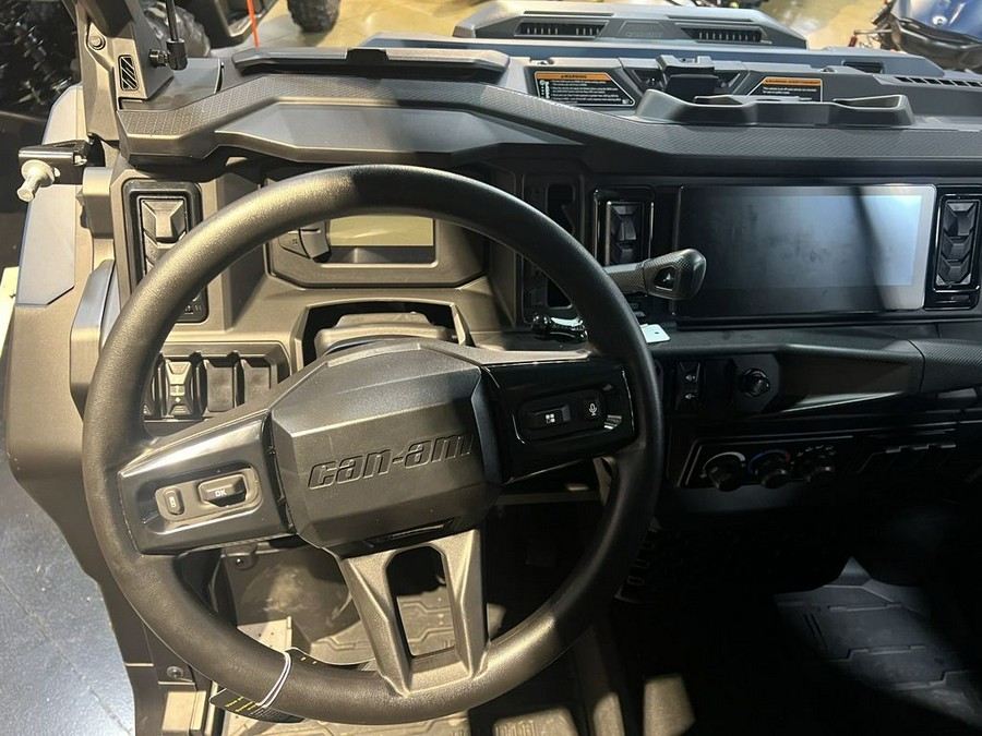 2026 Can-Am Defender Limited HD11