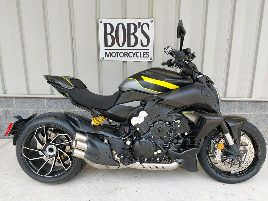 2026 DUCATI Diavel V4