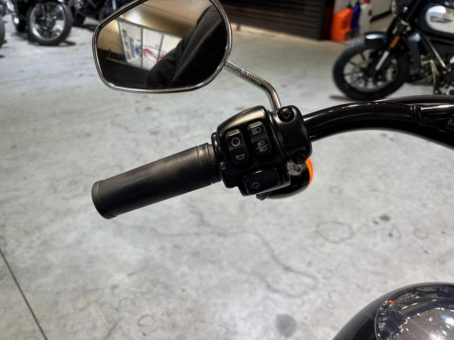 2021 Harley-Davidson® FLSL - Softail Slim®