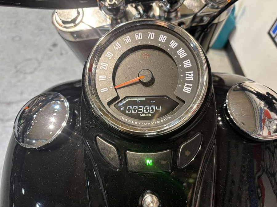 2021 Harley-Davidson® FLSL - Softail Slim®
