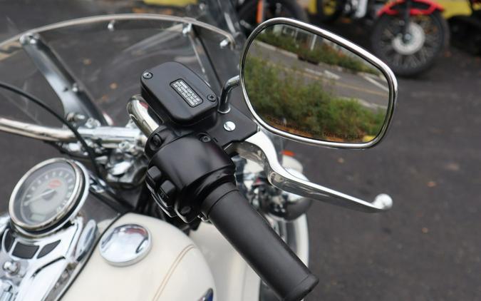 2015 Harley-Davidson® Softail® Heritage Softail® Classic