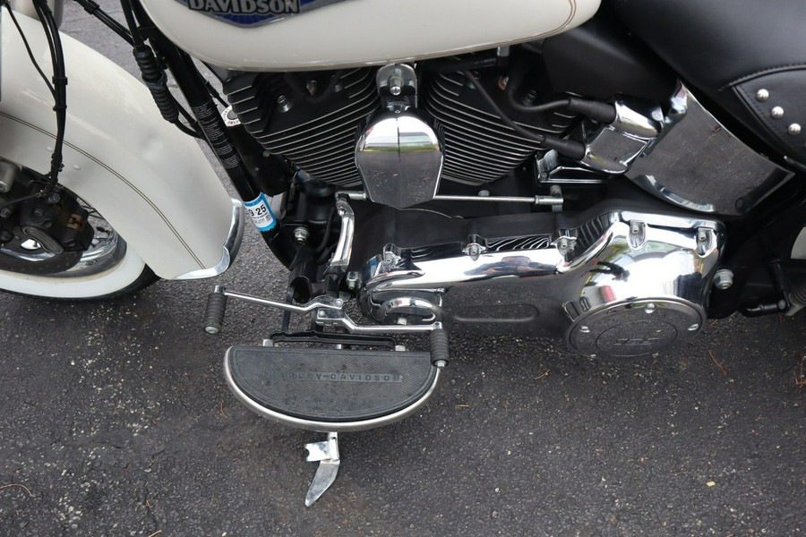 2015 Harley-Davidson® Softail® Heritage Softail® Classic