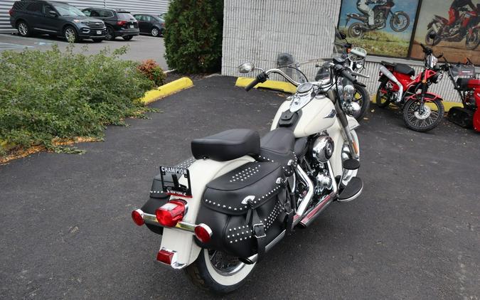 2015 Harley-Davidson® Softail® Heritage Softail® Classic