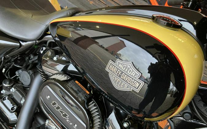 2023 FLHXS Street Glide Special