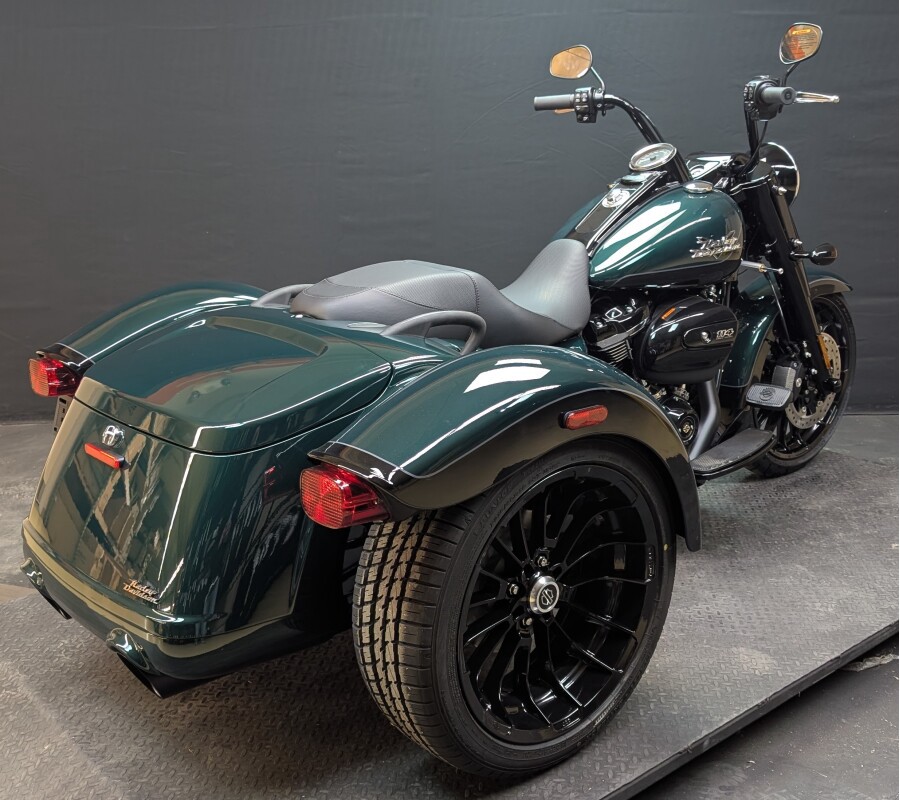 Harley-Davidson Freewheeler 2024 FLRT ALPINE GRN/ BLK