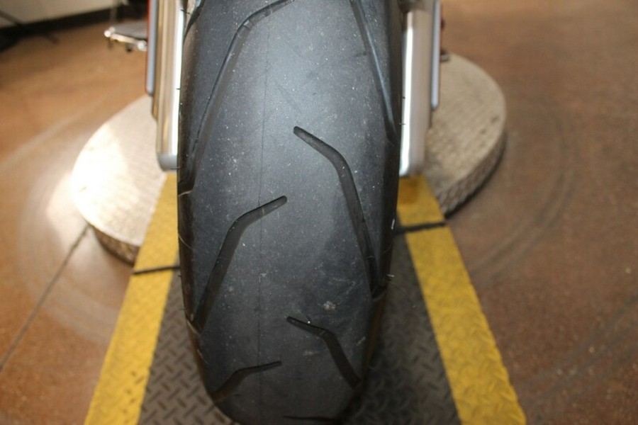 Harley-Davidson® Fat Boy® 114 2023 FLFBS 069191T BLACK W/ PINSTRIPE