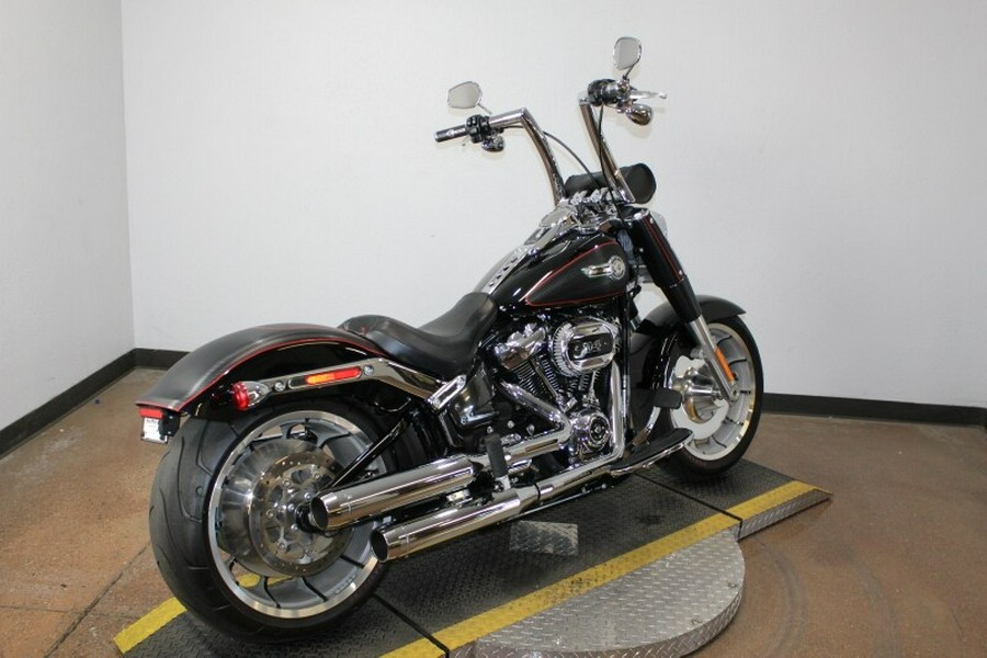 Harley-Davidson® Fat Boy® 114 2023 FLFBS 069191T BLACK W/ PINSTRIPE