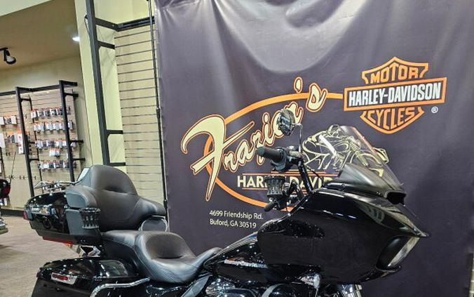 2021 Harley-Davidson® Road Glide® Limited Vivid Black - Black Finish