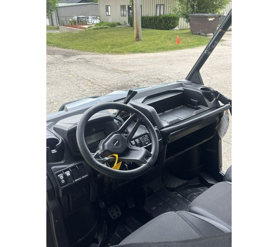 2025 Can-Am® Defender MAX XT HD9