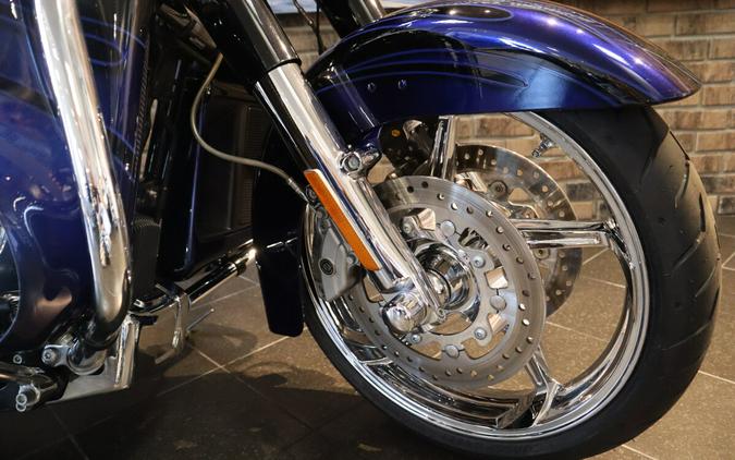 2016 CVO™ Street Glide® (FLHXSE)