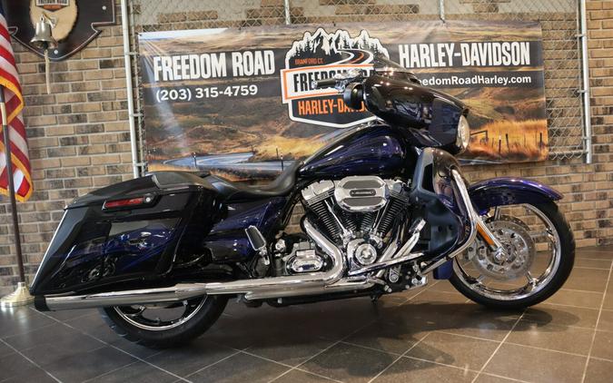 2016 CVO™ Street Glide® (FLHXSE)