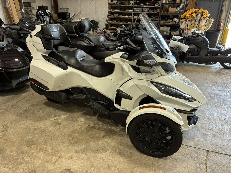 2018 Can-Am® Spyder® RT Limited Dark