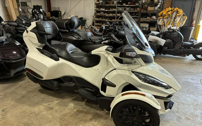 2018 Can-Am® Spyder® RT Limited Dark