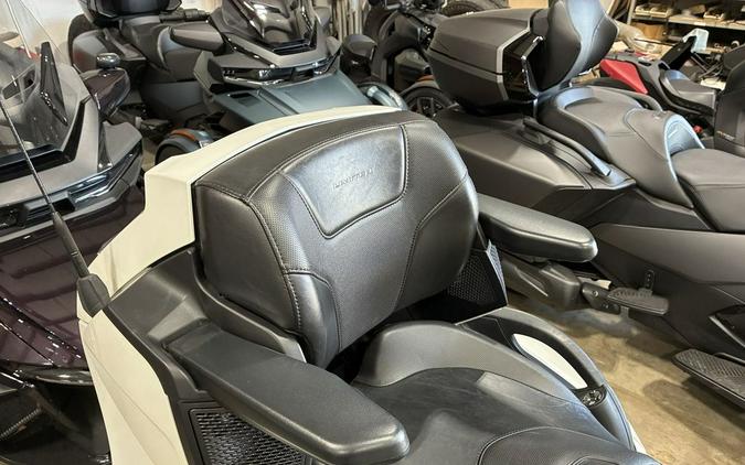 2018 Can-Am® Spyder® RT Limited Dark