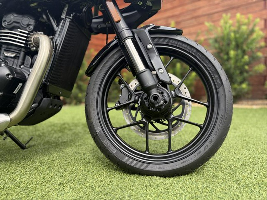 2026 Triumph Thruxton 400