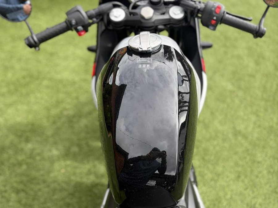 2026 Triumph Thruxton 400