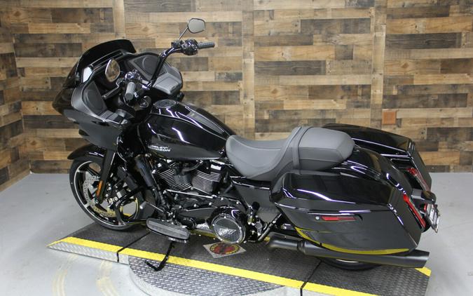 2024 Harley-Davidson Road Glide® Vivid Black - Black Finish