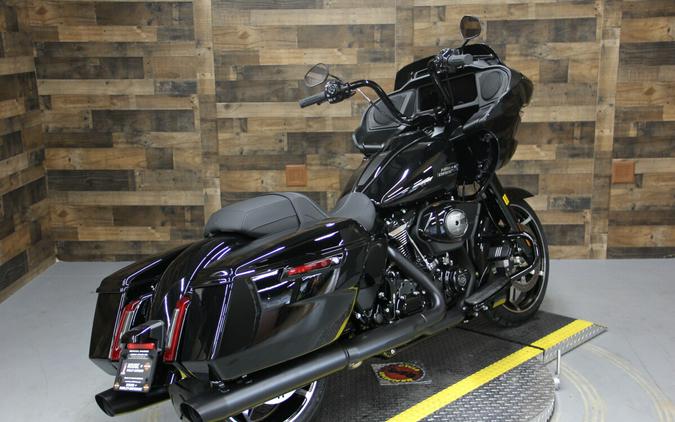 2024 Harley-Davidson Road Glide® Vivid Black - Black Finish