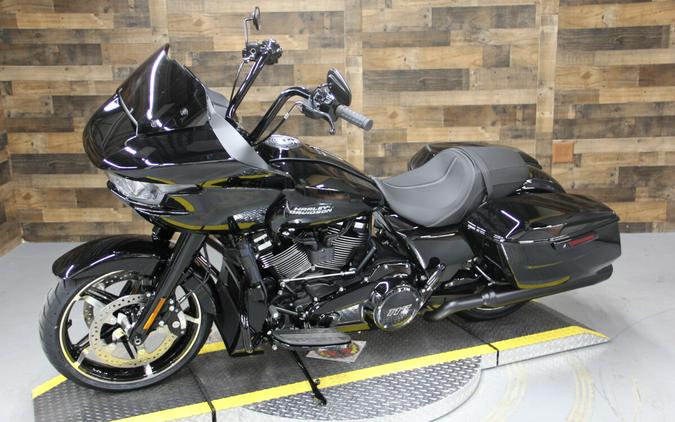 2024 Harley-Davidson Road Glide® Vivid Black - Black Finish