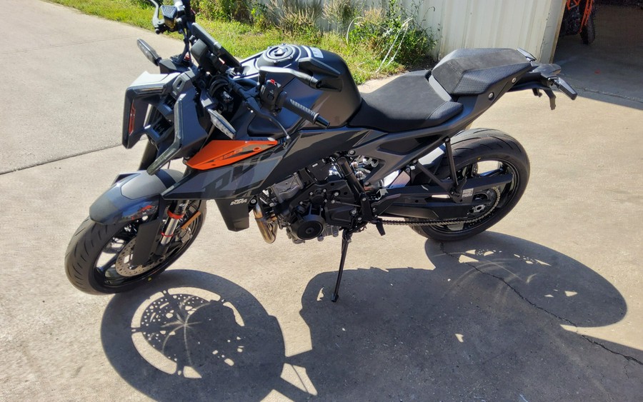 2024 KTM Duke 990