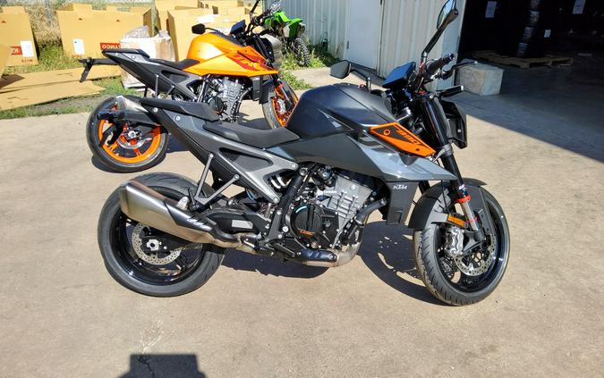 2024 KTM Duke 990