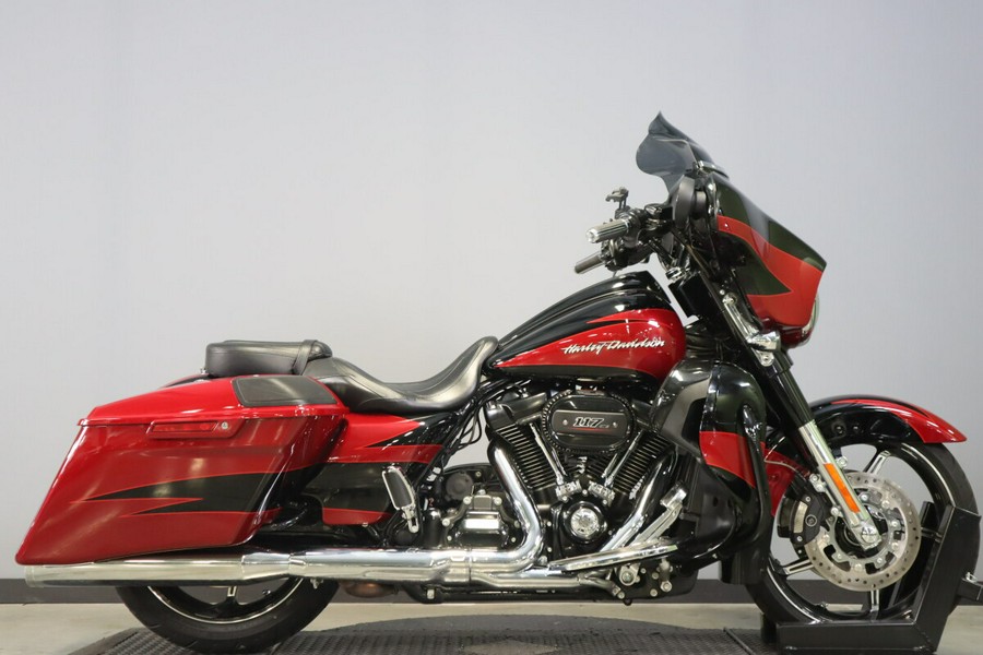 2017 Harley-Davidson Street Glide CVO FLHXSE