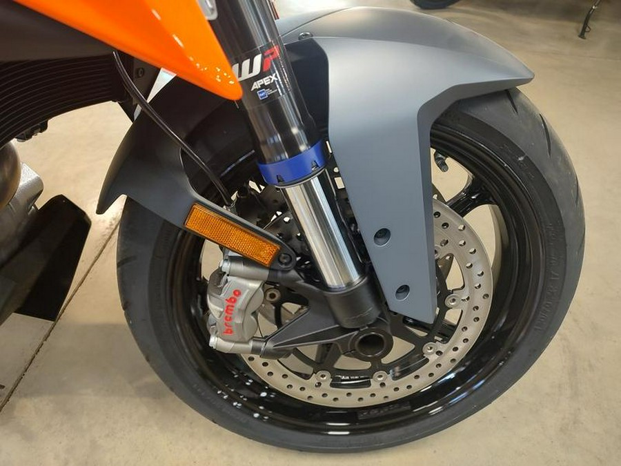 2024 KTM 1290 Super Duke GT