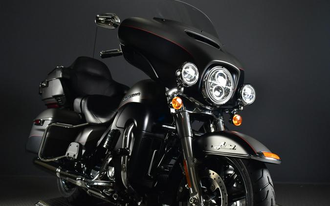 2019 Harley-Davidson Ultra Limited Industrial Gray Denim/Black Denim