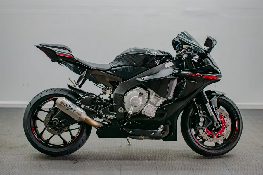 2015 Yamaha YZF-R1