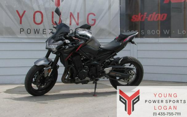2023 Kawasaki Z900 ABS Metallic Black/Graphite Gray/Flat Black