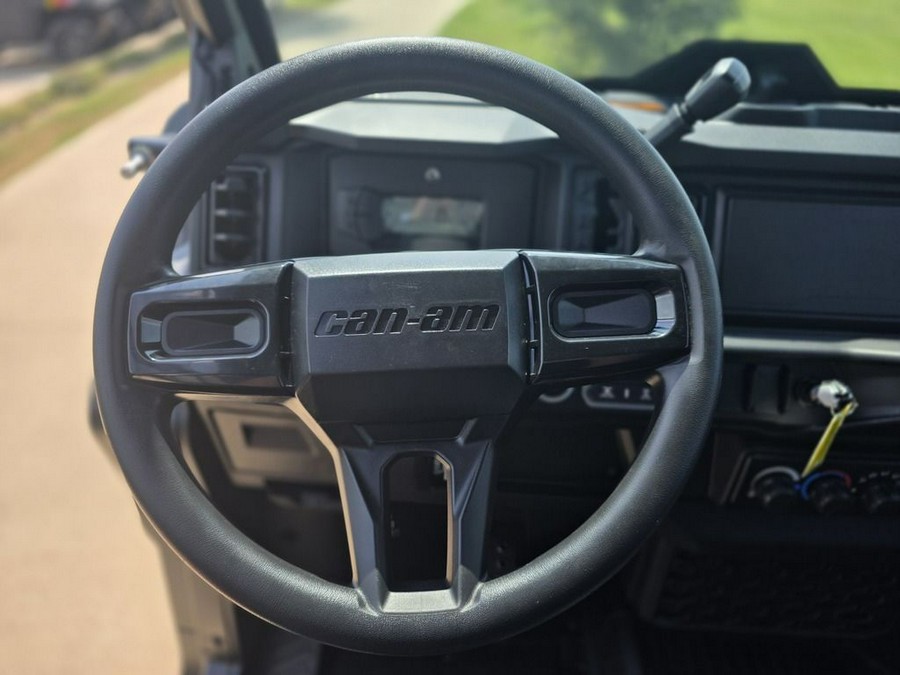 2026 Can-Am® Defender MAX XT CAB HD11