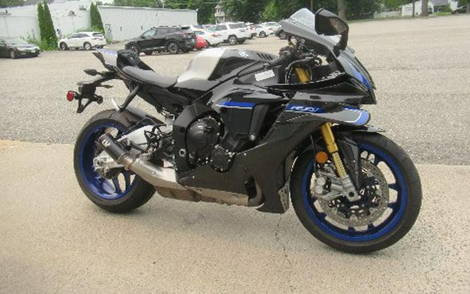 2025 Yamaha YZF-R1M