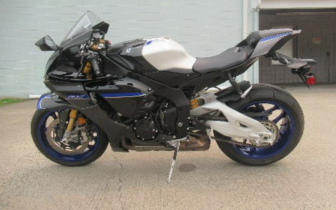 2025 Yamaha YZF-R1M