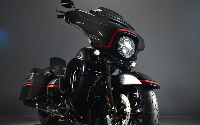 2018 Harley-Davidson CVO Street Glide Dark Alloy & Black Denim