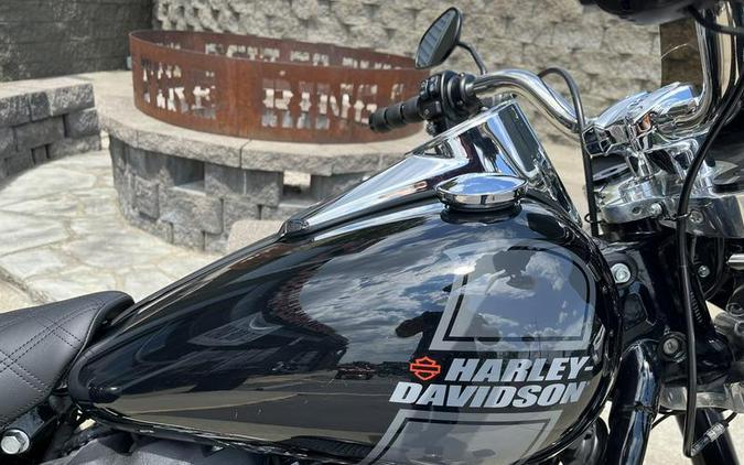 2021 Harley-Davidson Sport Glide Review: Two-Wheeled Convertible