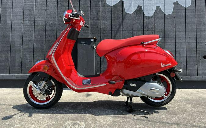 2025 Vespa Primavera 150 Red