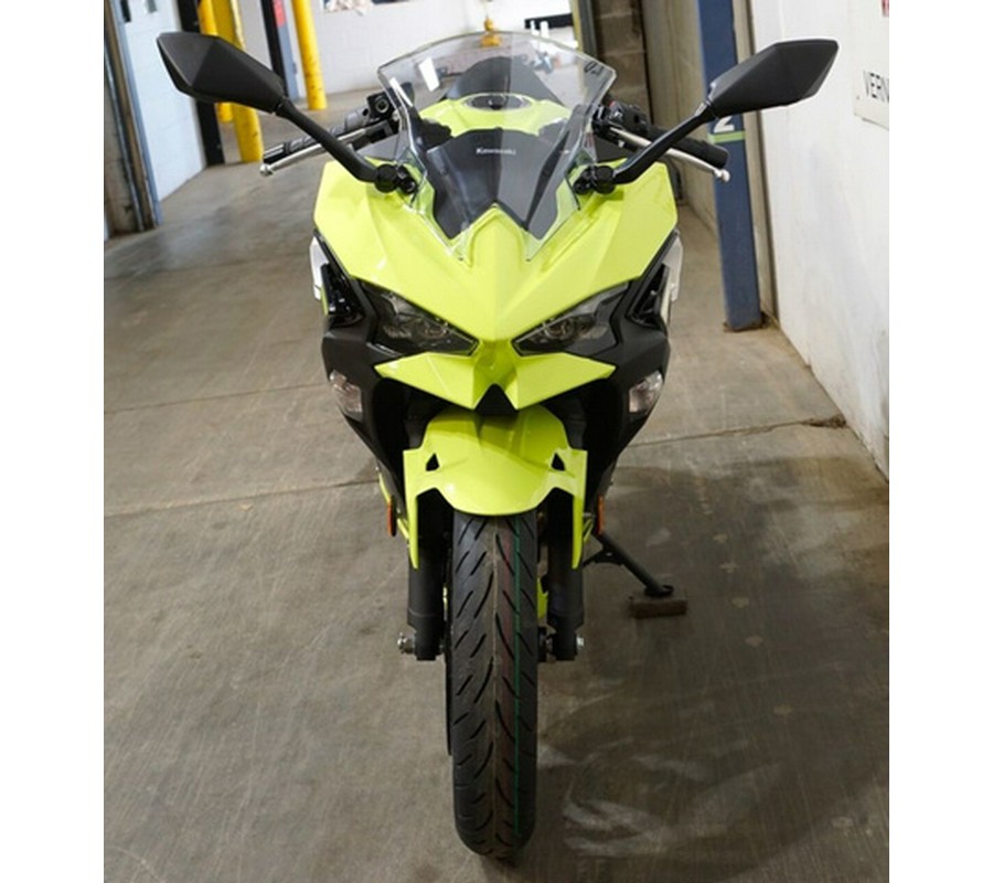 2026 Kawasaki Ninja 500 ABS Metallic Yellowish GreenEbony
