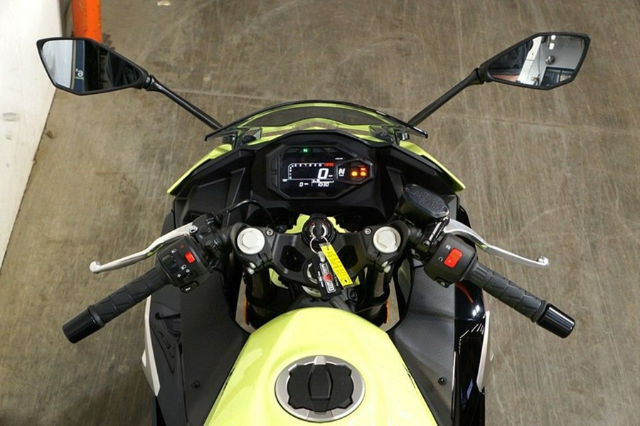 2026 Kawasaki Ninja 500 ABS Metallic Yellowish GreenEbony