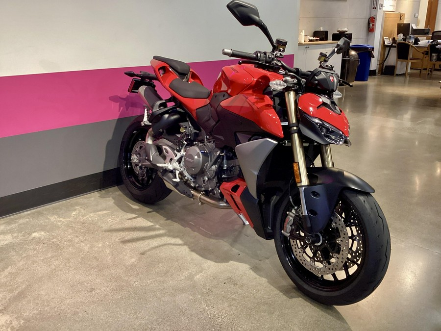 2026 Ducati Streetfighter V2