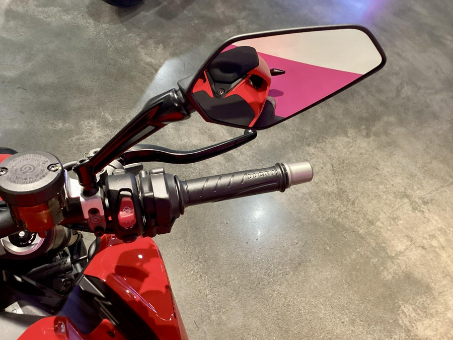 2026 Ducati Streetfighter V2