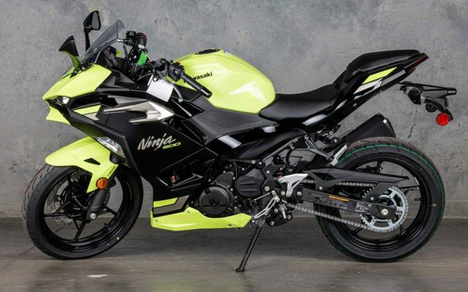 2026 Kawasaki Ninja 500 ABS Metallic Yellowish Green/Ebony