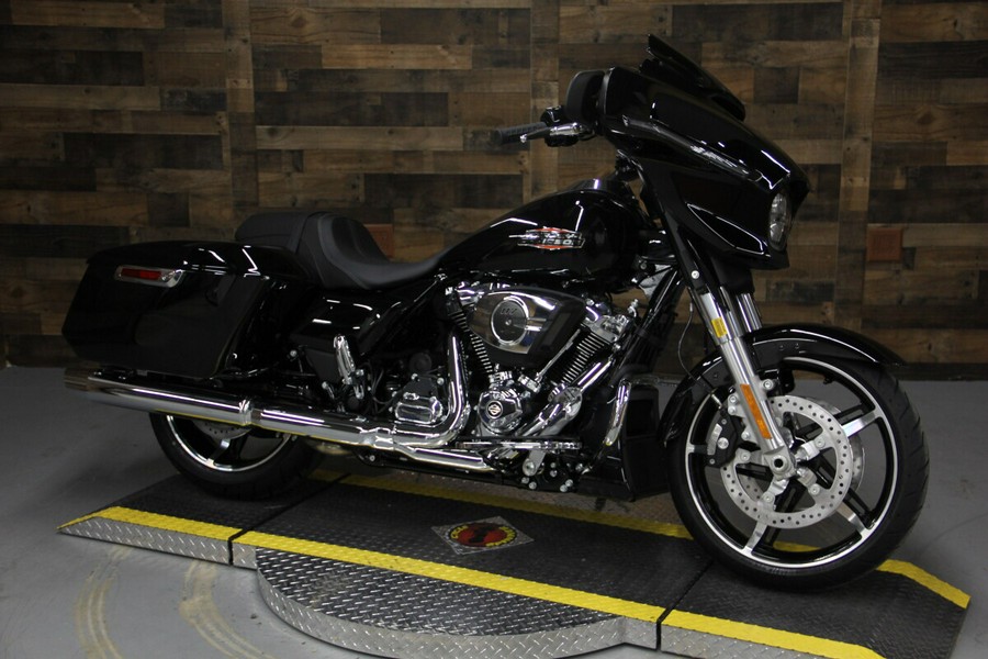 2024 Harley-Davidson Street Glide® Vivid Black