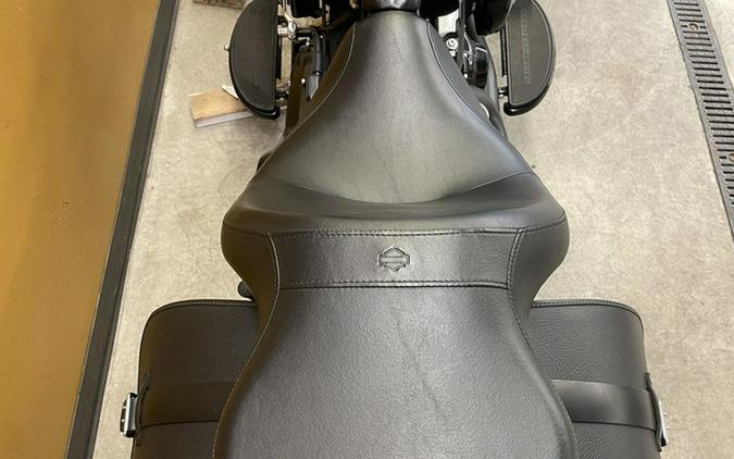 2016 Harley-Davidson FLSS - Softail Slim S