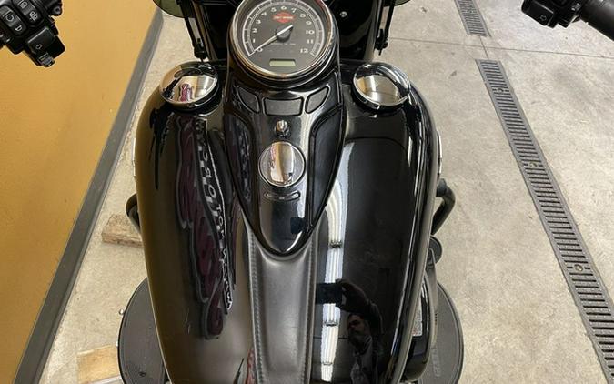 2016 Harley-Davidson FLSS - Softail Slim S