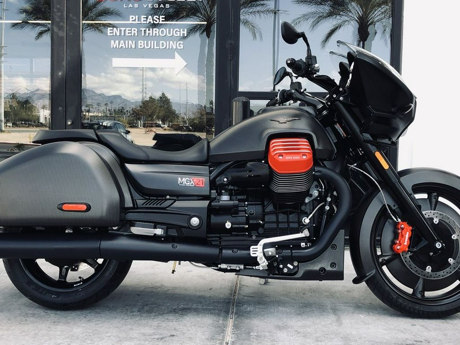 2017 Moto Guzzi MGX-21